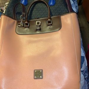 Dooney and bourke